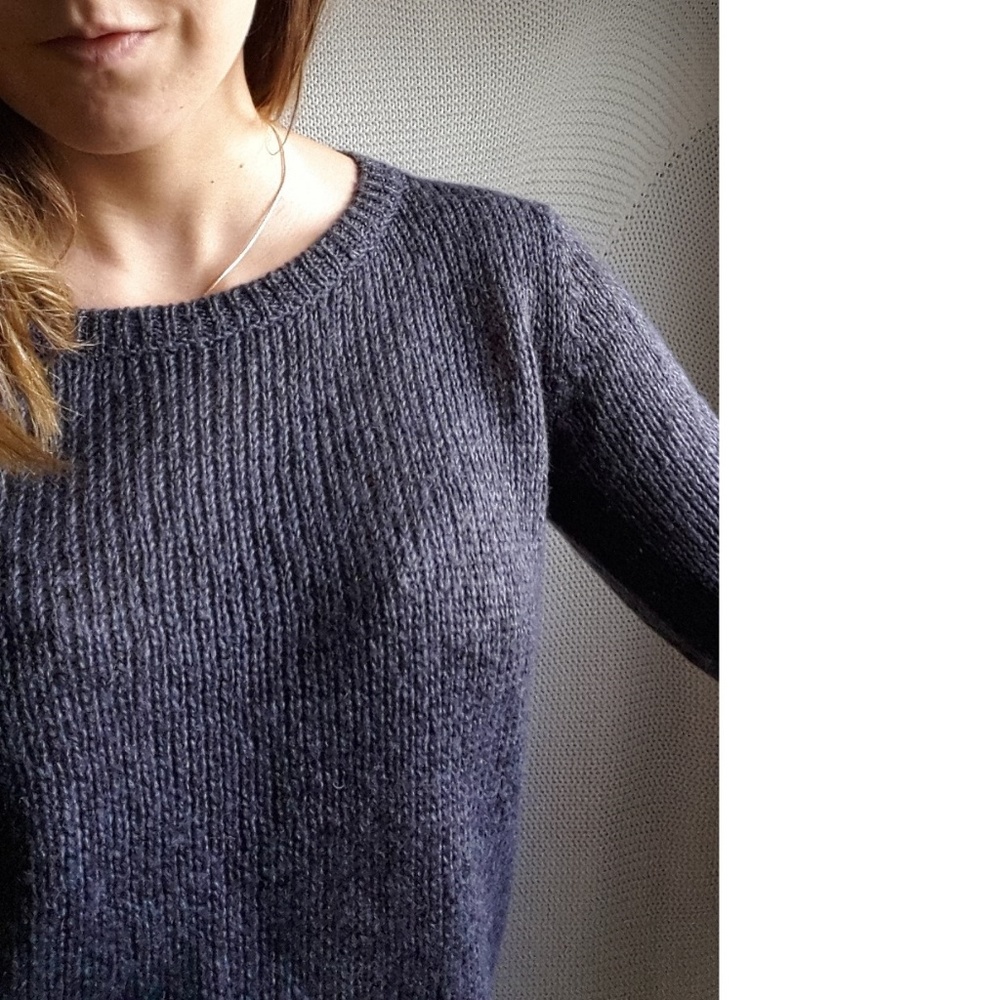 Divided by H&M • Cropped Dark Gray Sweater